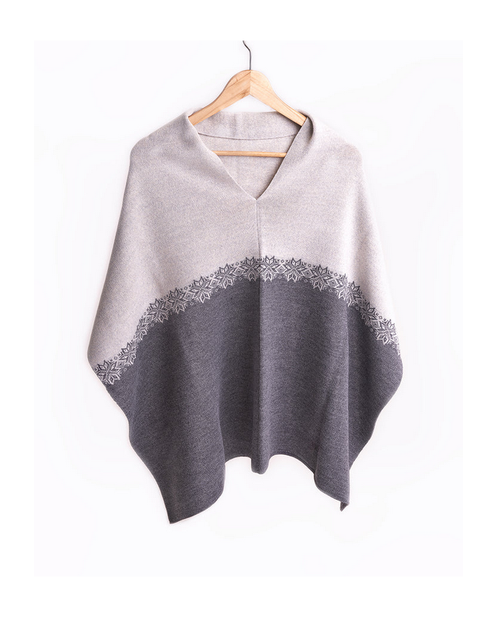 Vormsi merino poncho