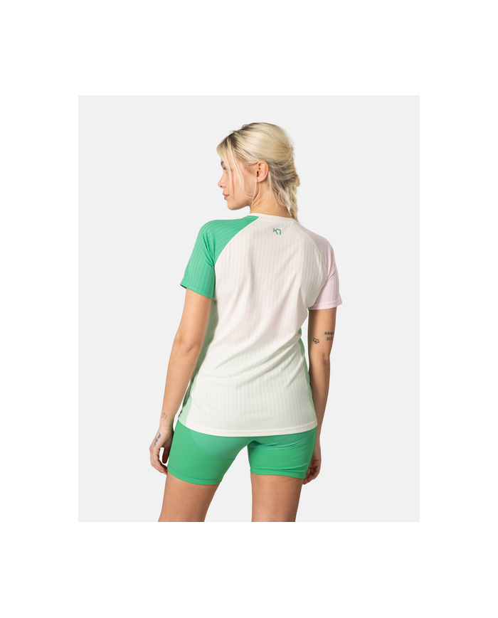 ELLA BASELAYER TEE